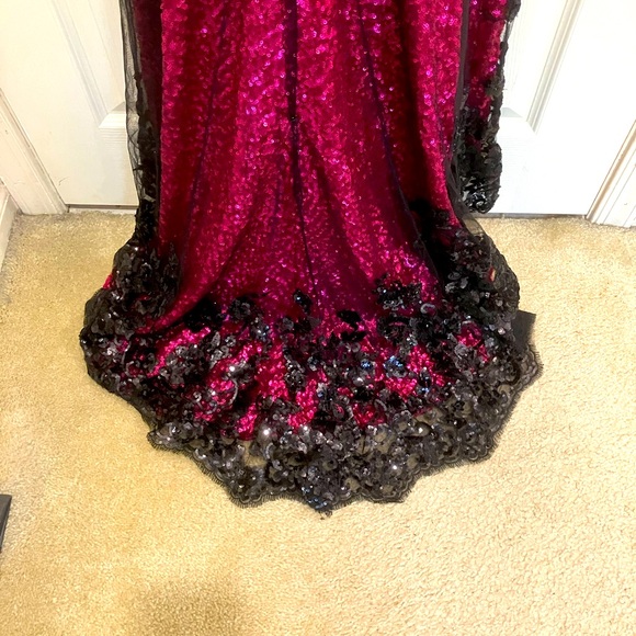 Beautiful Beaded Prom Gown - Size 0 - Picture 4 of 6